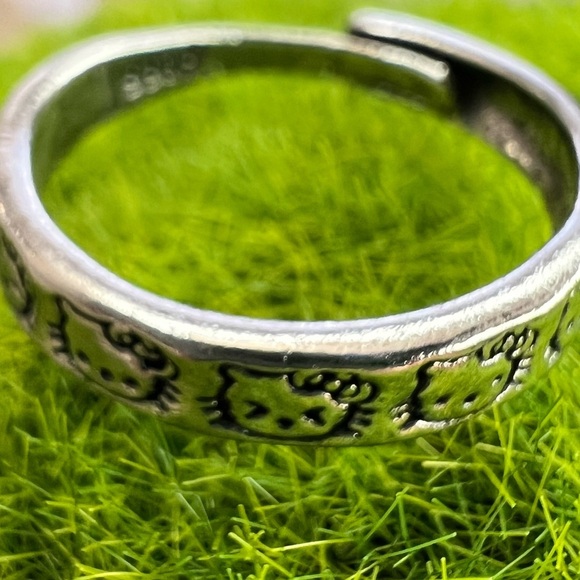 Hello Kitty Silver Ring - Picture 10 of 10
